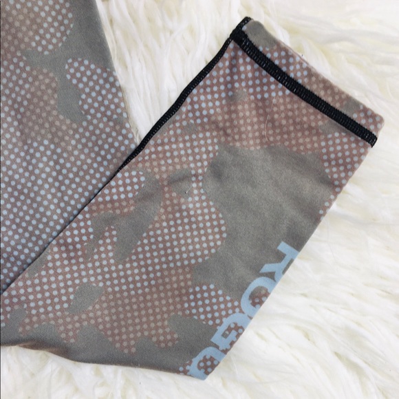 Rogue Fitness Leggings Green Camo Dot Print Athletic Leggings Size XS - Picture 4 of 5